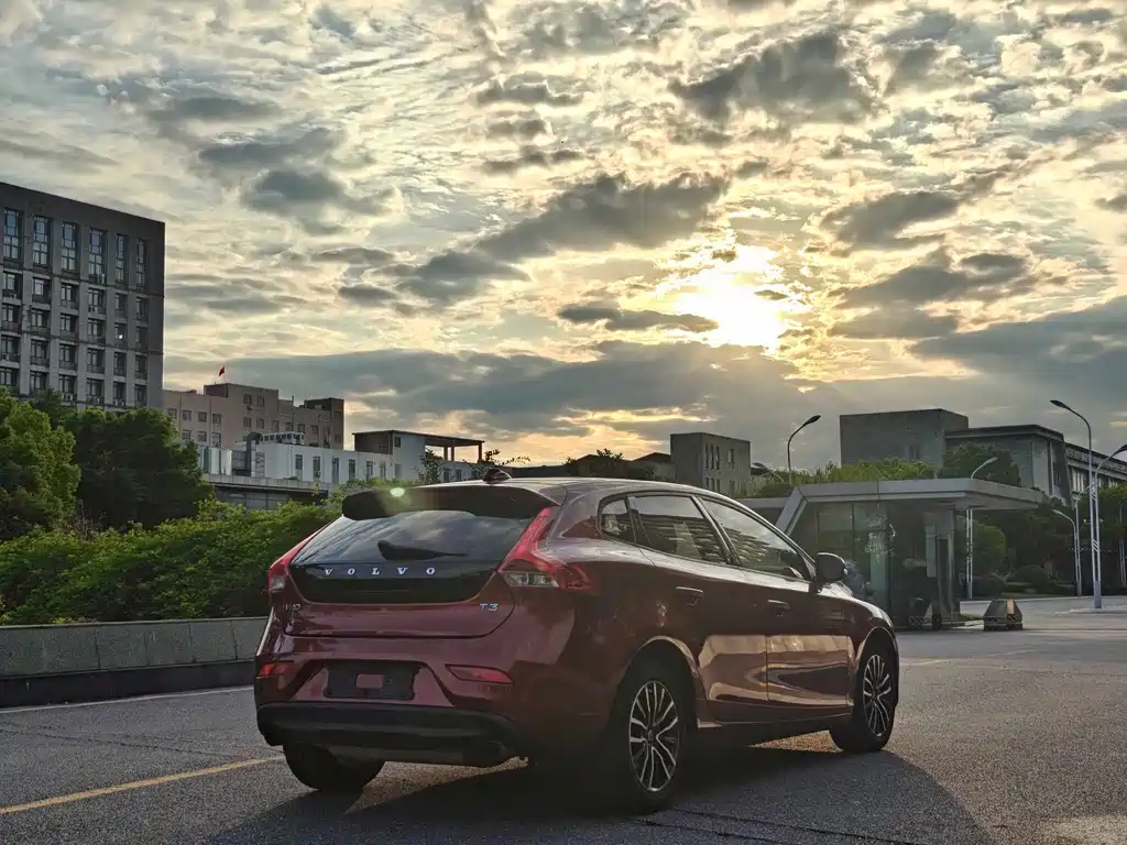 Volvo V40 — миниатюра 9