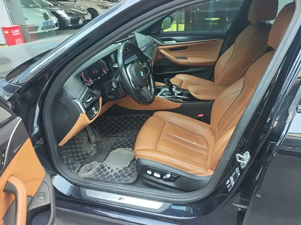 BMW 5 Series (Import) — миниатюра 11