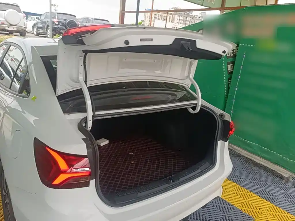 Roewe i5 — миниатюра 15