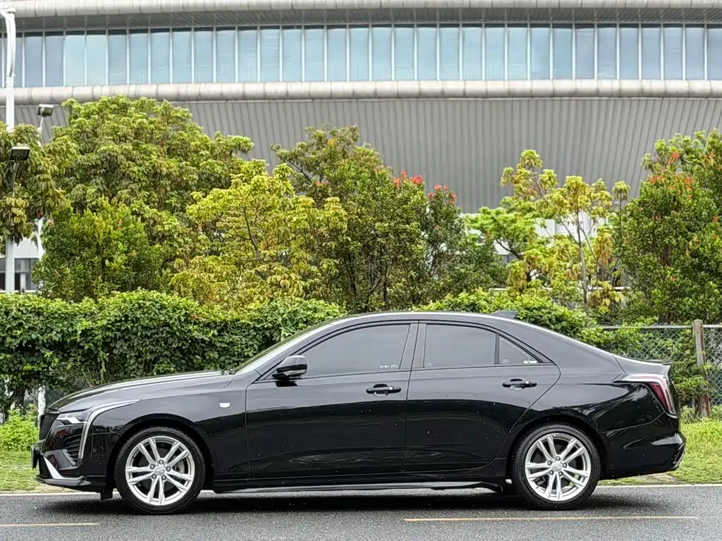 Cadillac CT4 2021 28T