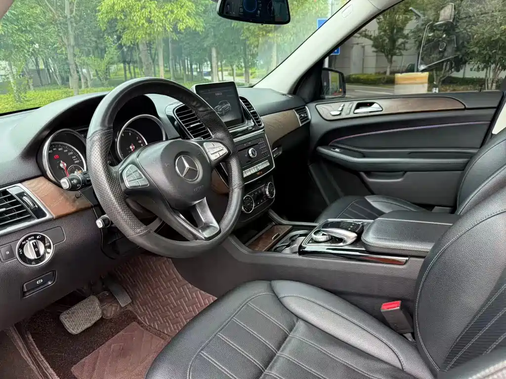 Mercedes-Benz GLE (Import) — миниатюра 36