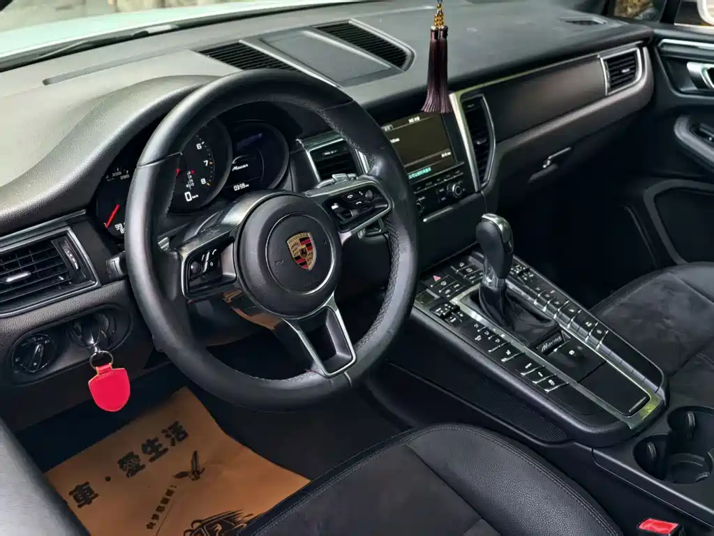 Porsche Macan — миниатюра 6