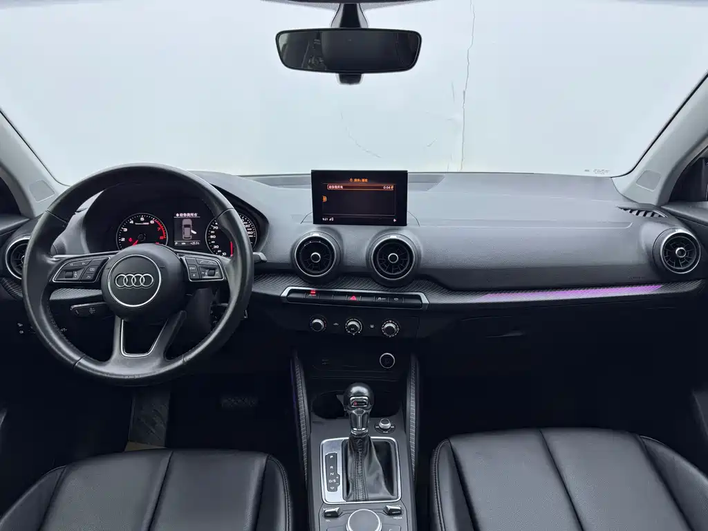 Audi Q2L 2018 35 TFSI VI