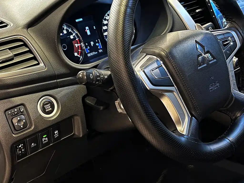Mitsubishi Pajero Sport (Import) — миниатюра 18