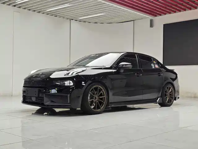 2021 Lynk & Co 03