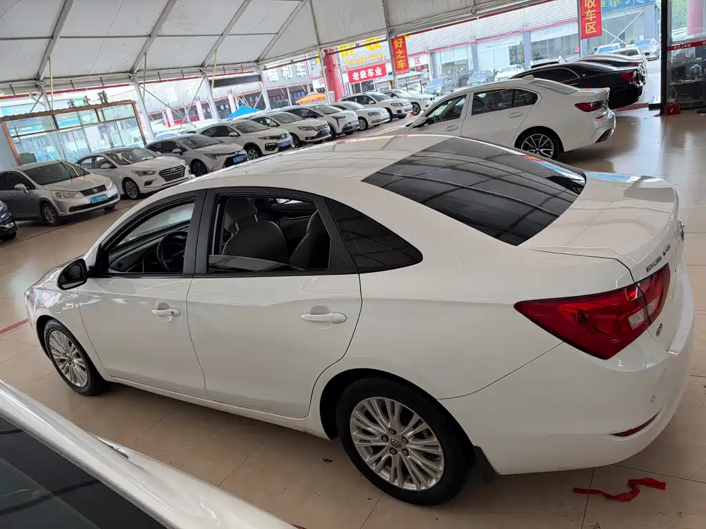 Buick Excelle — миниатюра 10
