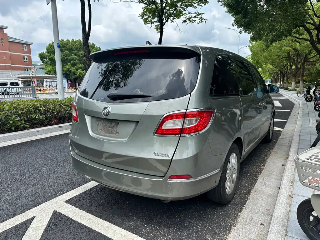 Buick GL8 — миниатюра 7