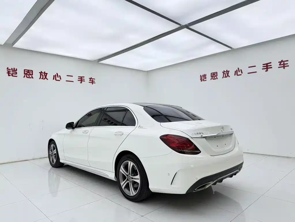 Mercedes-Benz C-Class — миниатюра 11