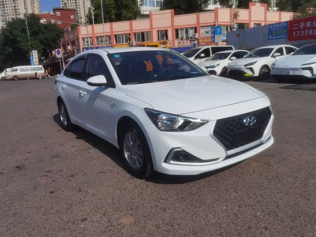 Hyundai Elantra — миниатюра 3