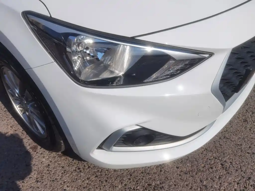 Hyundai Elantra — миниатюра 9