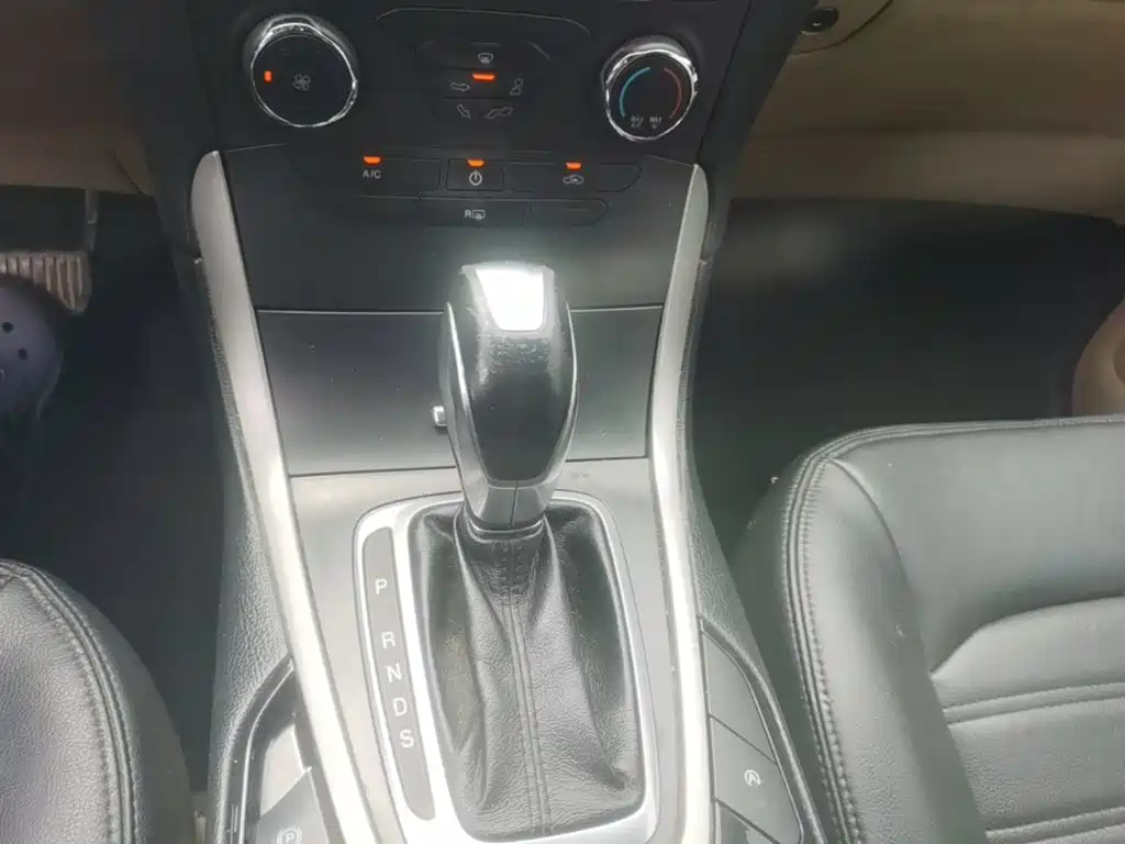 Ford Edge — миниатюра 14