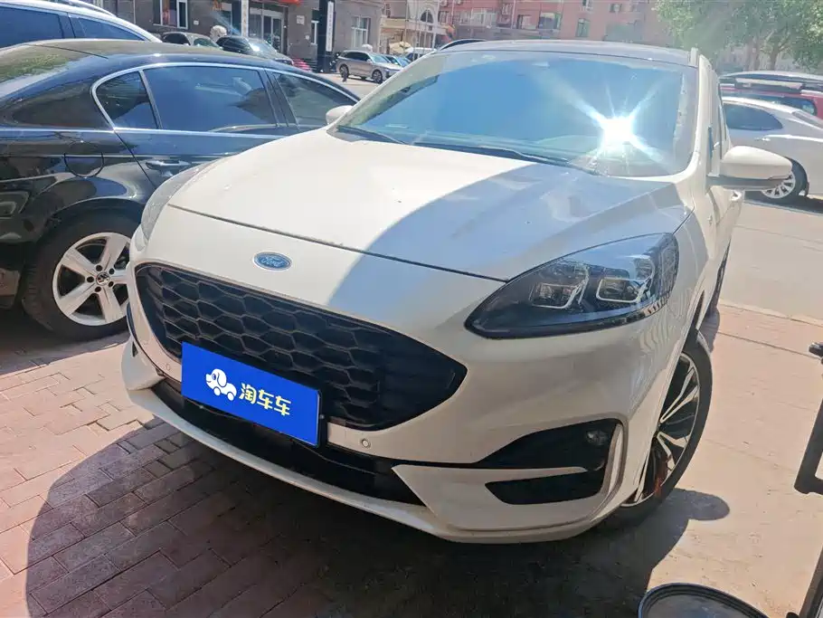 Купить Ford Escape