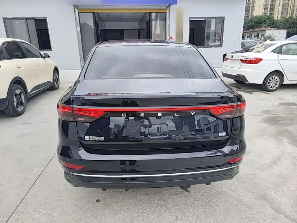 Geely Emgrand — миниатюра 6