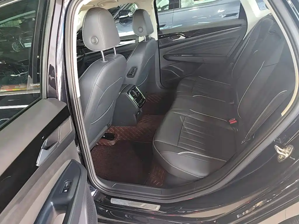 Volkswagen Passat — миниатюра 17