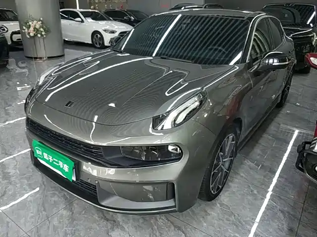 Lynk & Co 03