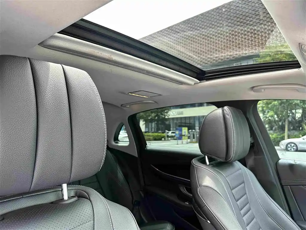 Mercedes-Benz E-Class — миниатюра 21