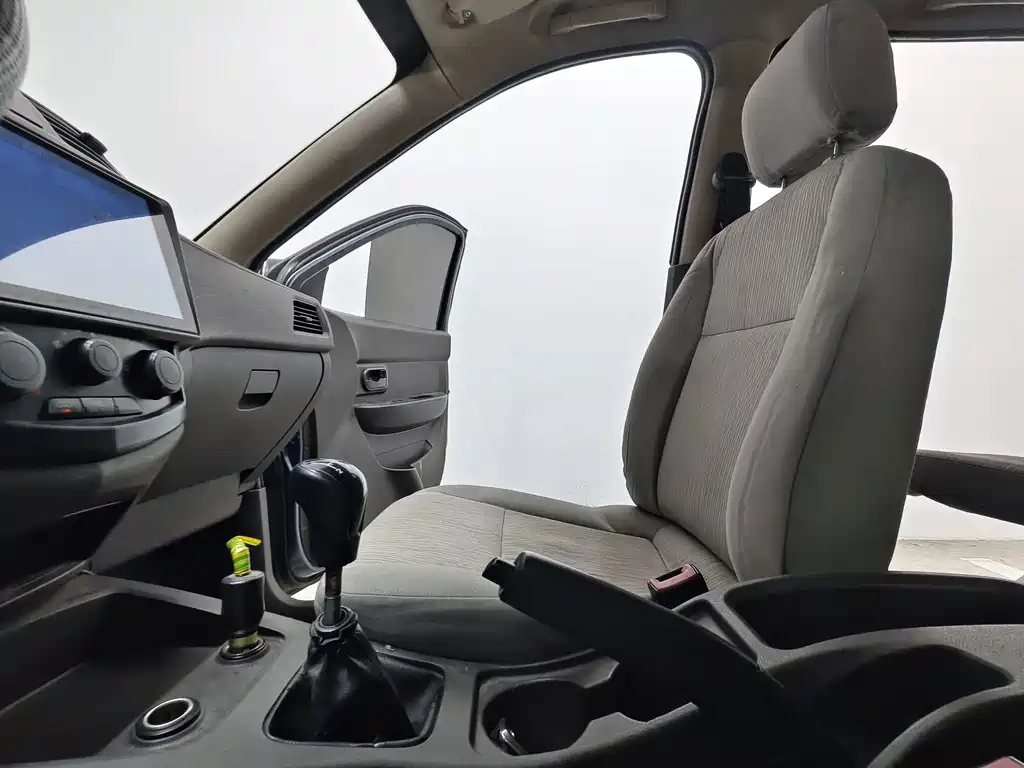 Wuling Hongguang — миниатюра 12