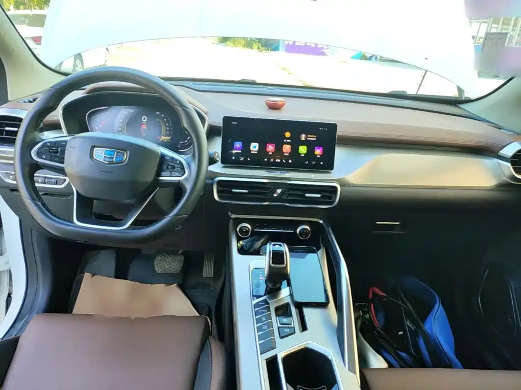 Geely Binyue — миниатюра 10