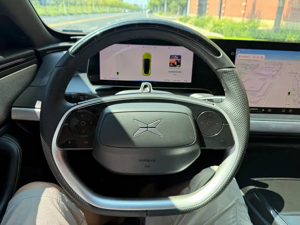 XPeng P7 — миниатюра 6