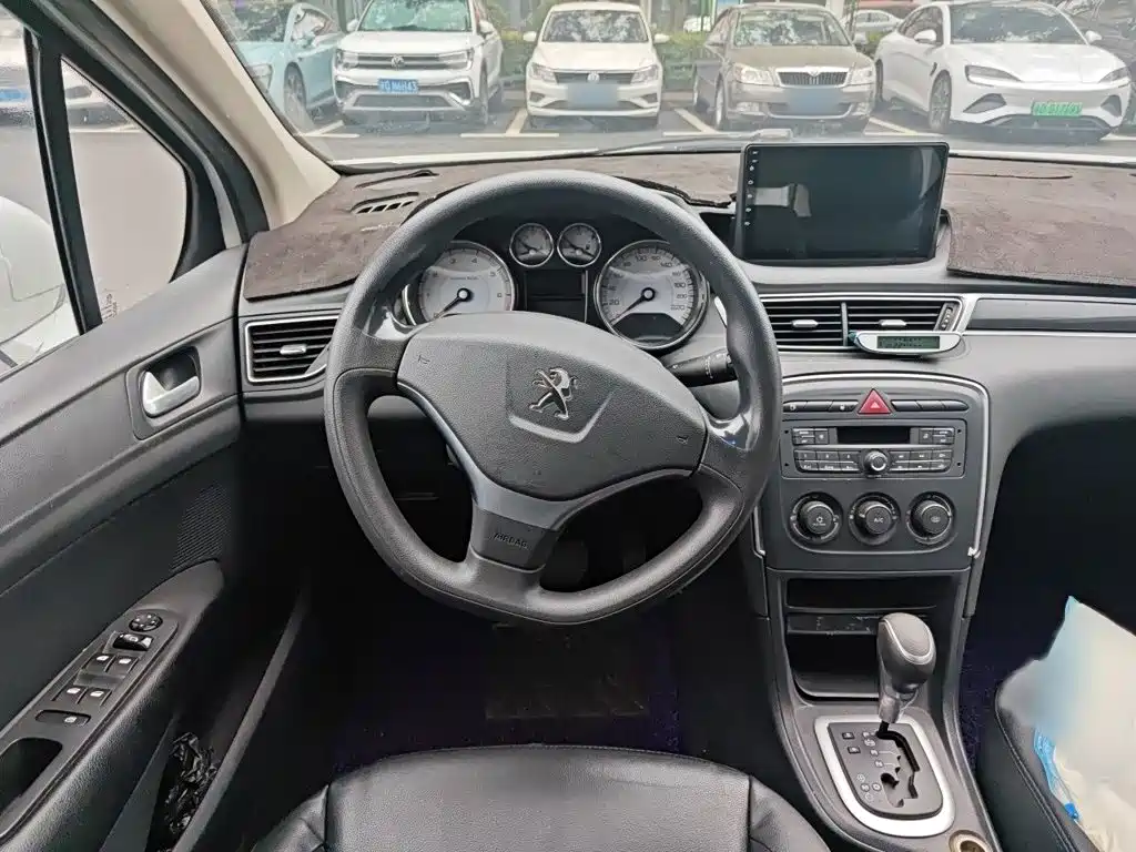 Peugeot 308 — миниатюра 3