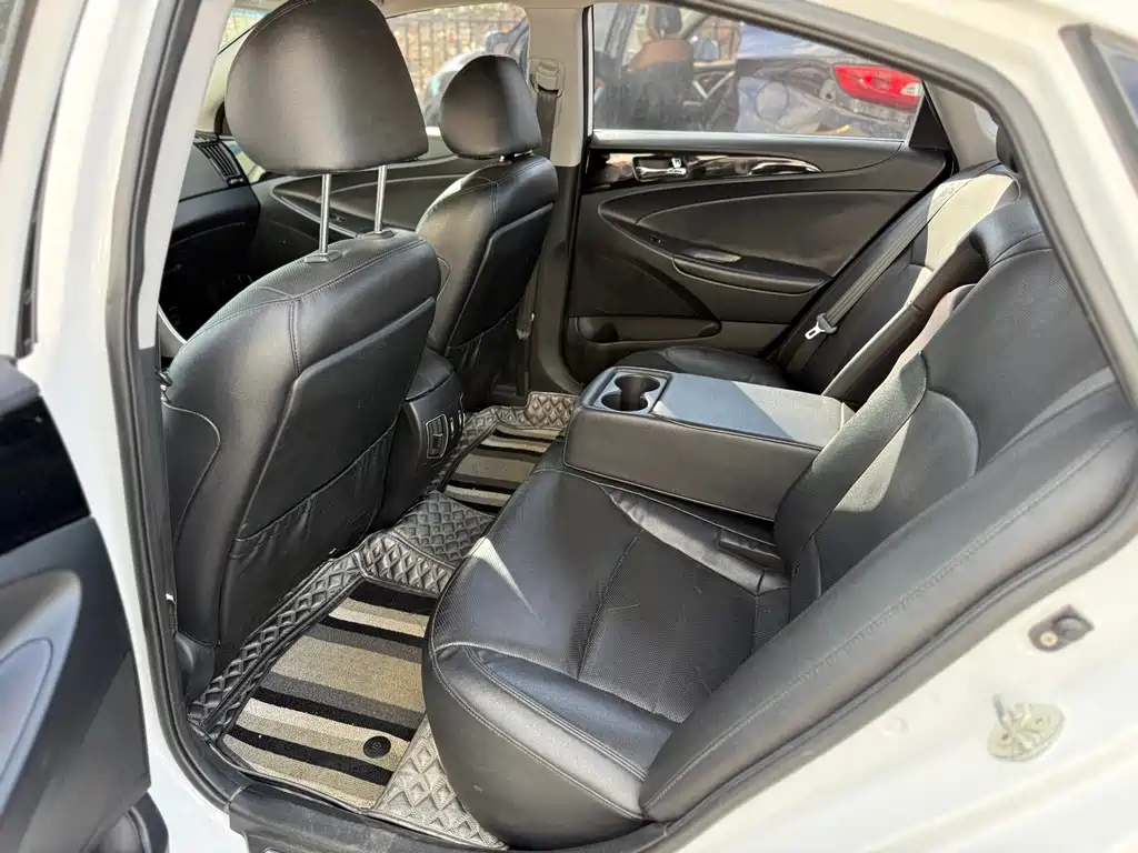 Hyundai Sonata — миниатюра 8