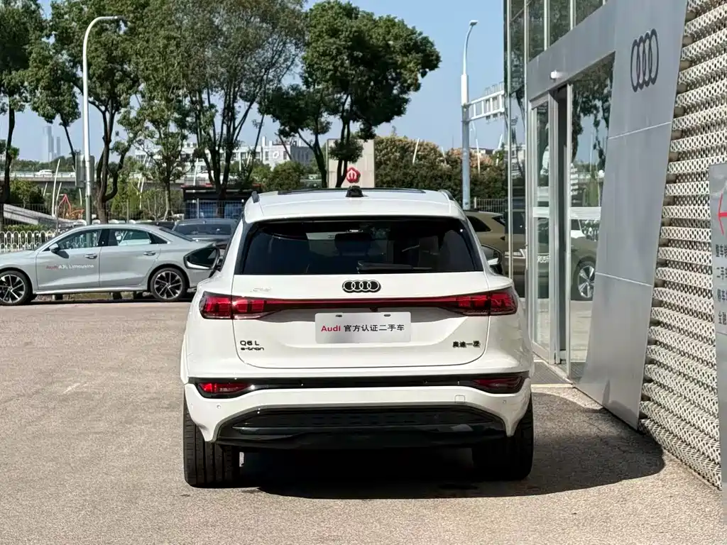 Audi Q6L e-tron — миниатюра 3
