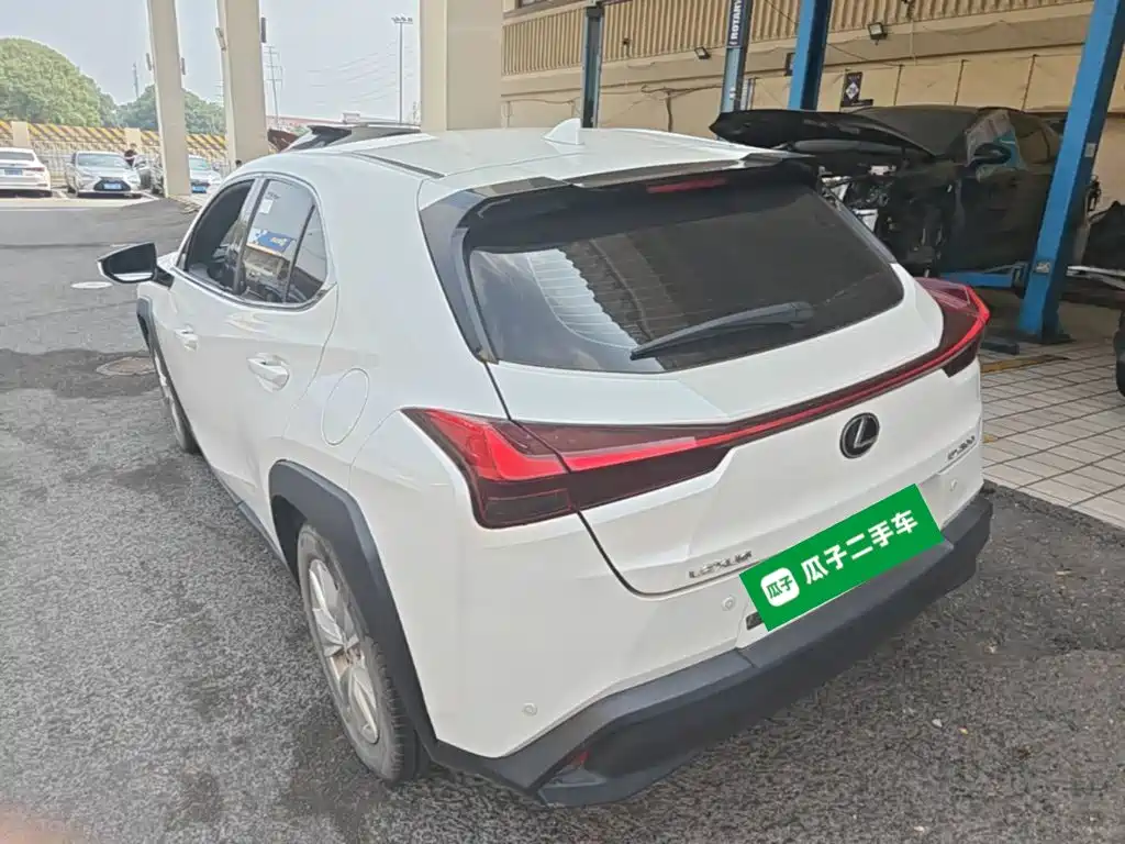 Lexus UX — миниатюра 5