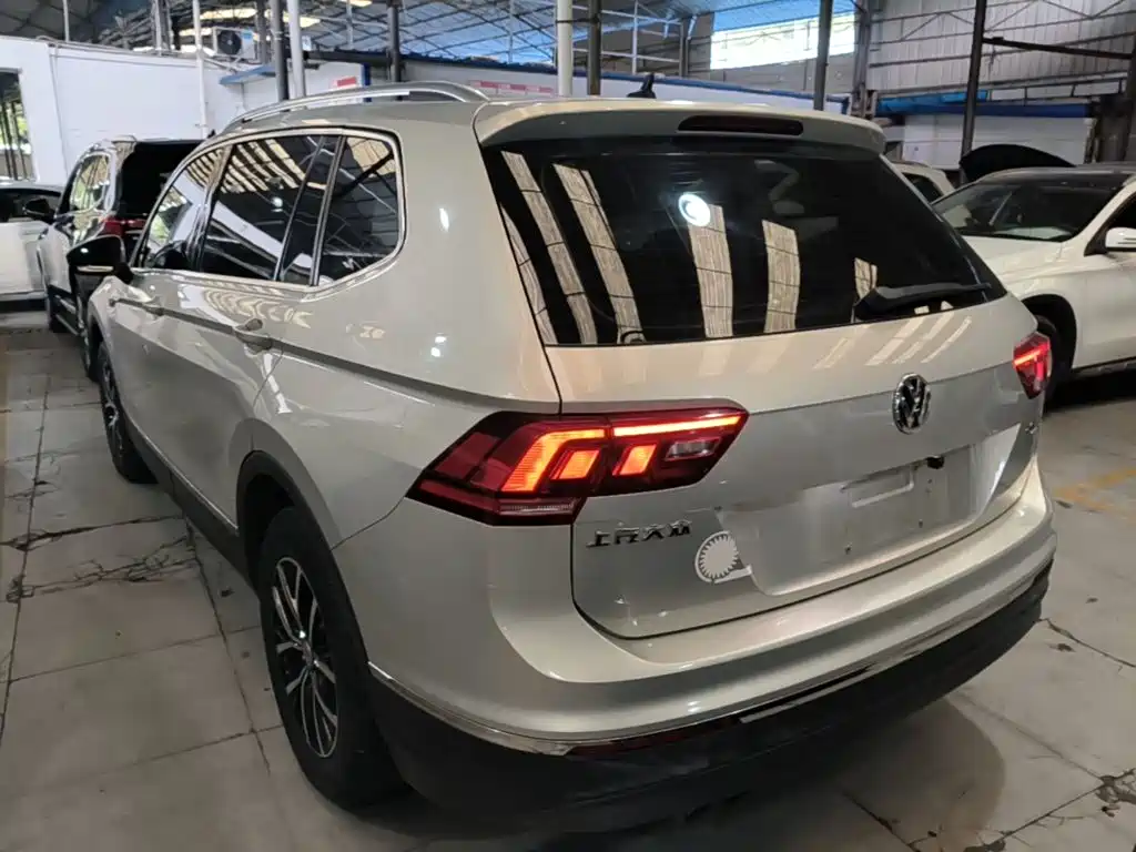 Volkswagen Tiguan L — миниатюра 5