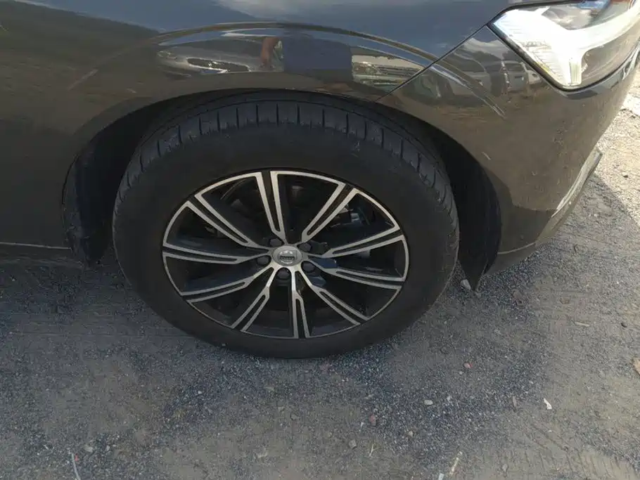 Volvo XC60 — миниатюра 6