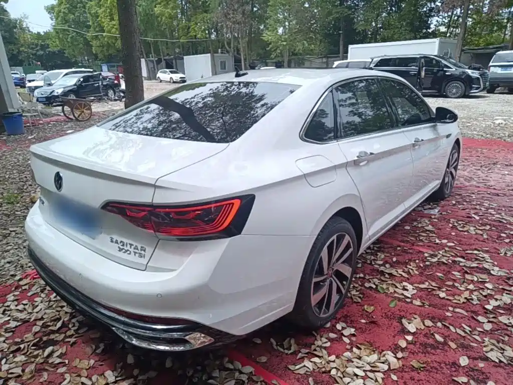Volkswagen Sagitar 2025 300TSI DSG