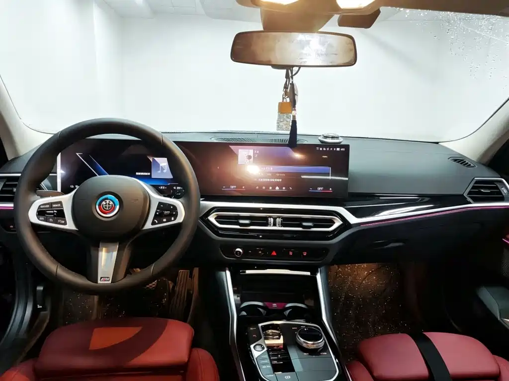 BMW i3 2024 eDrive 35 L