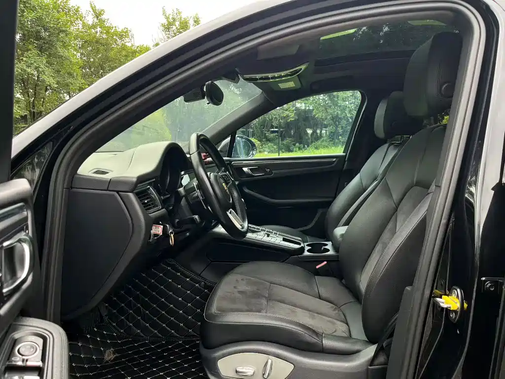 Porsche Macan — миниатюра 4