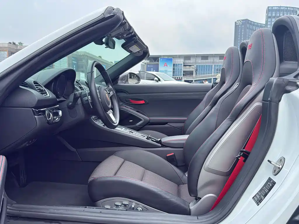 Porsche 718 2019 Boxster T 2.0T