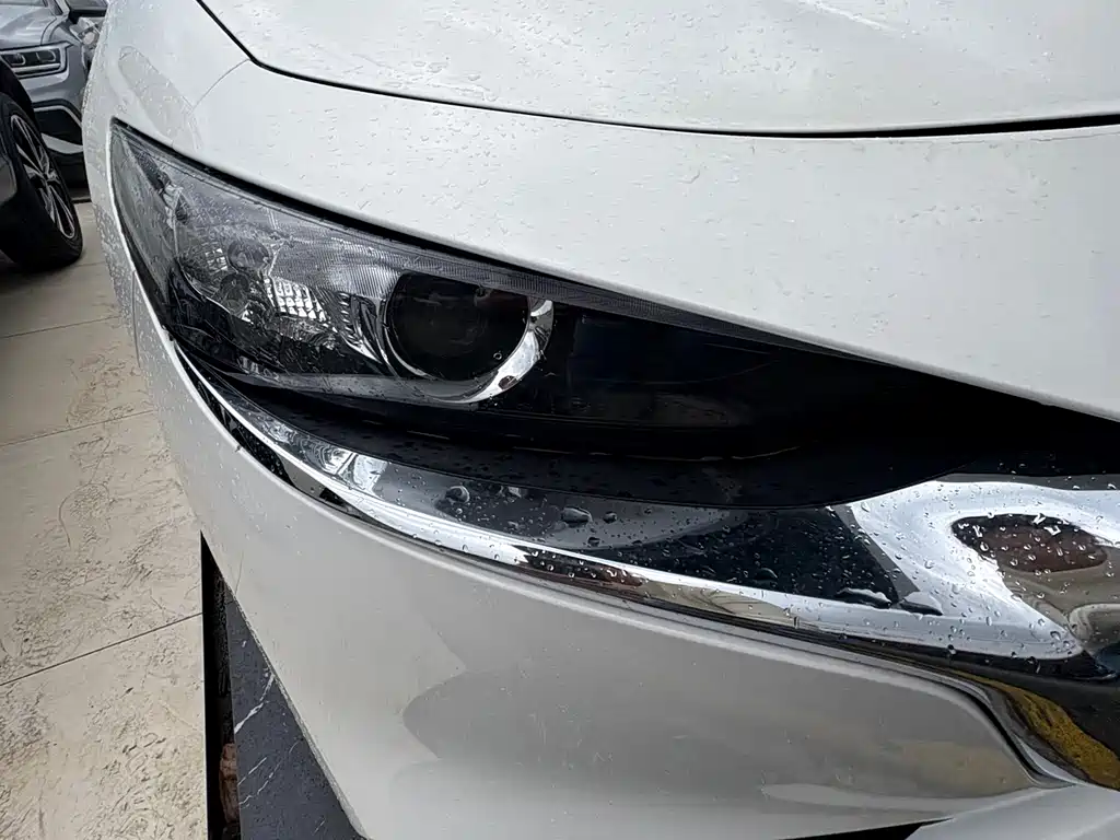 Mazda Mazda3 3 2023 2.0L AT