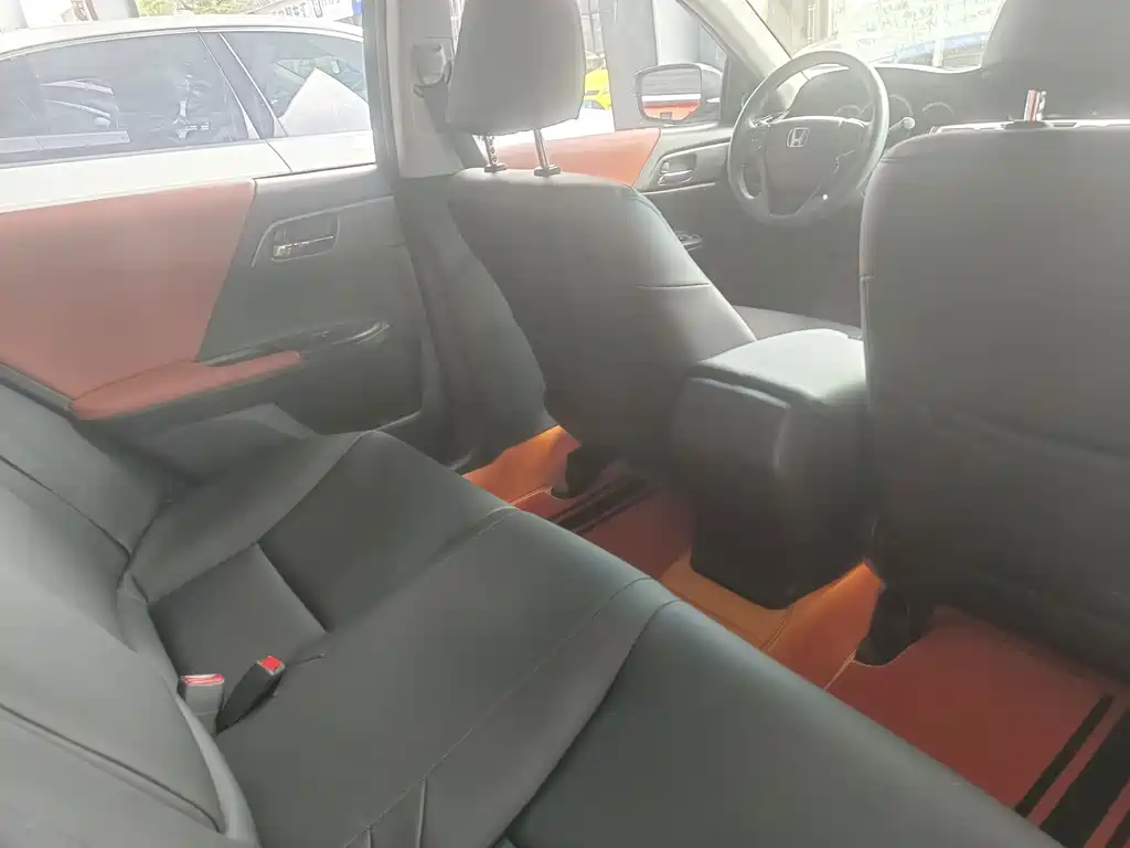 Honda Accord — миниатюра 7