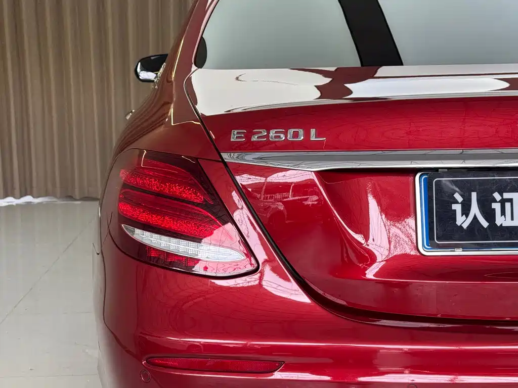 Mercedes-Benz E-Class — миниатюра 20