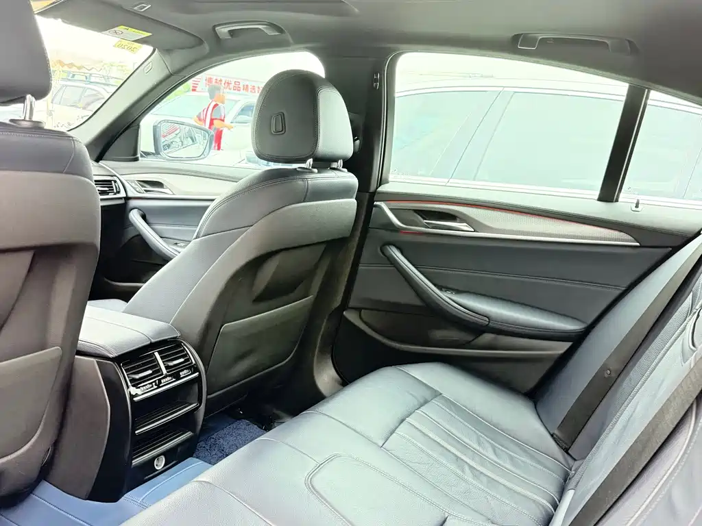 BMW 5 Series (Import) — миниатюра 10