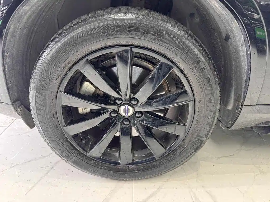 Volvo XC90 — миниатюра 33