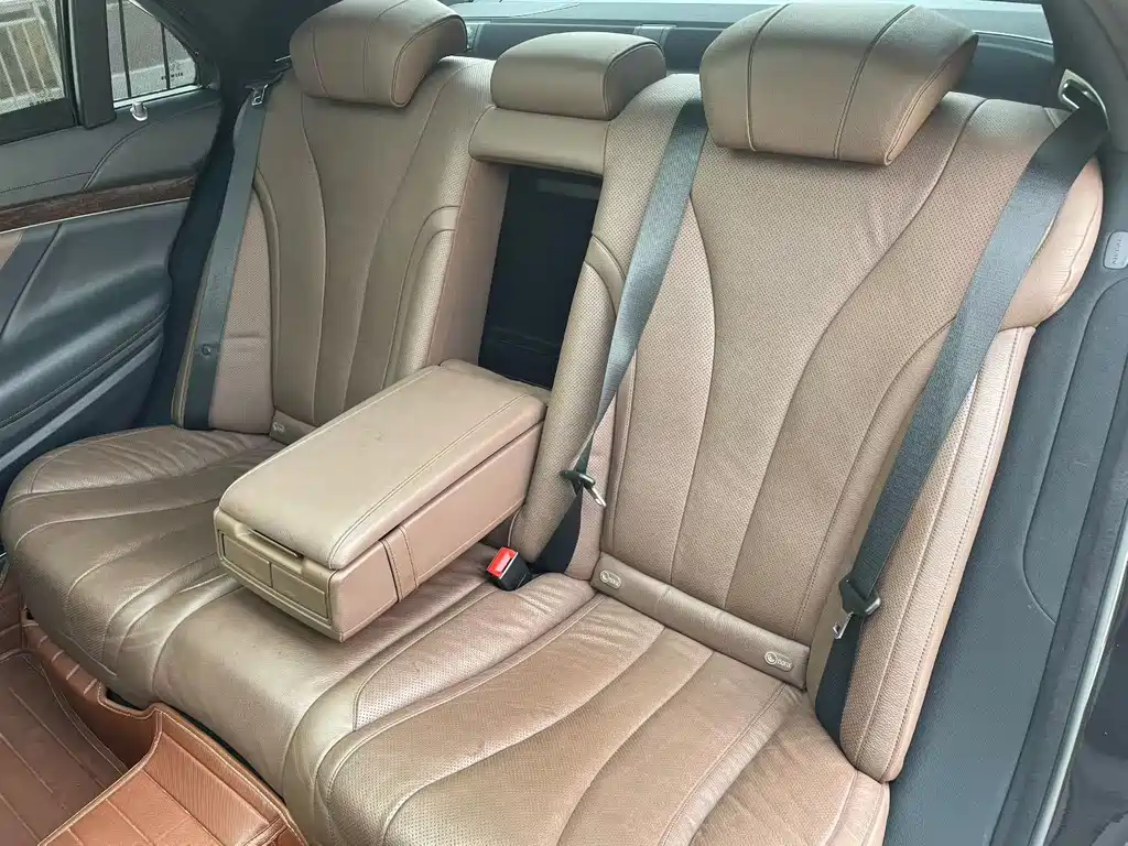 Mercedes-Benz S-Class — миниатюра 7