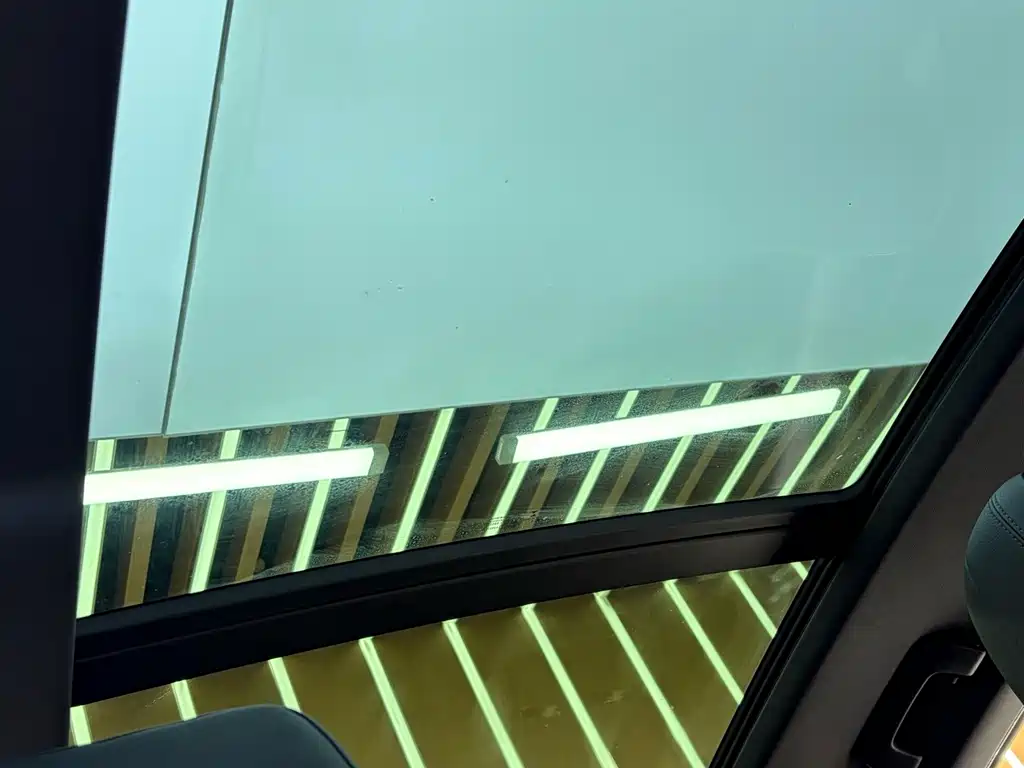 Porsche Macan — миниатюра 10