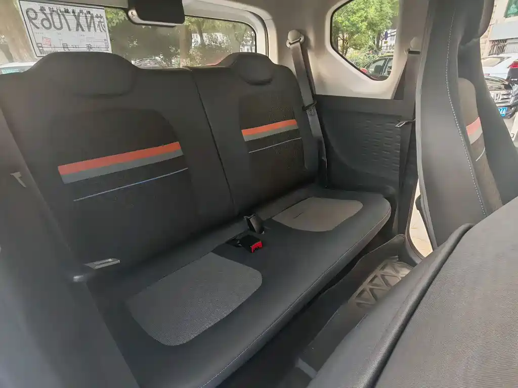 Wuling MINIEV — миниатюра 9