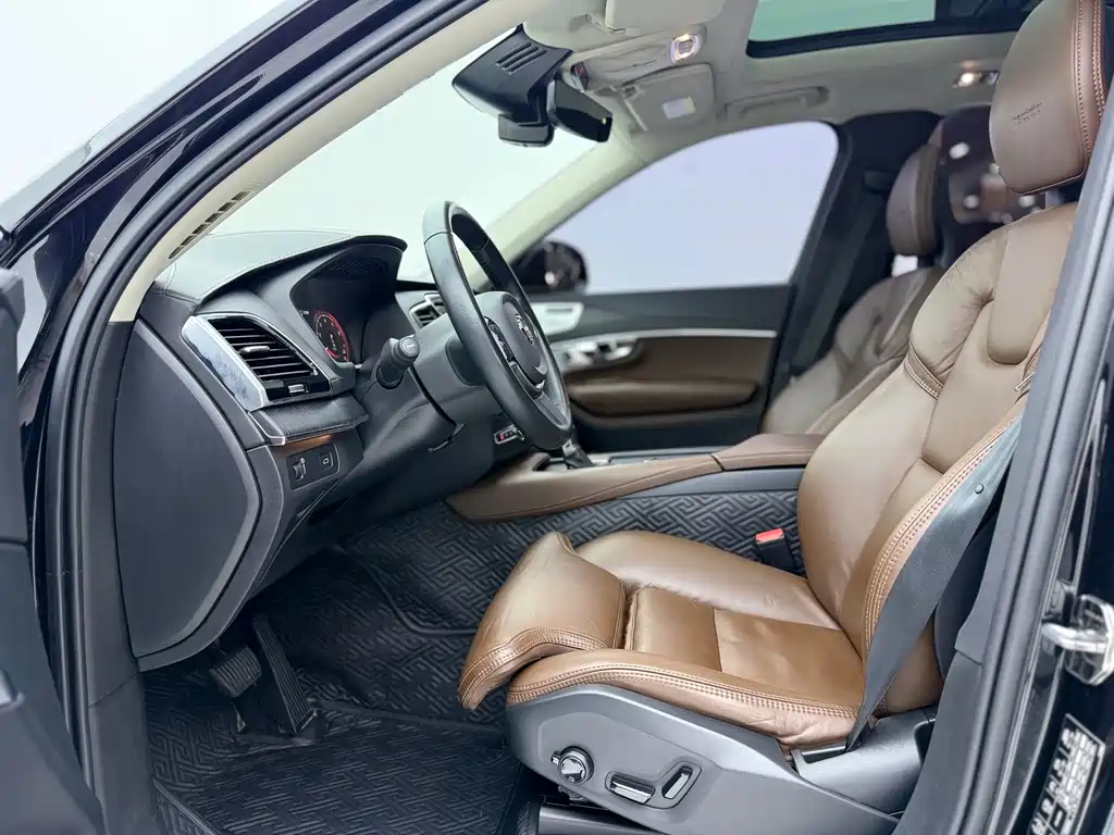 Volvo XC90 2020 T6 Luxury 7 мест
