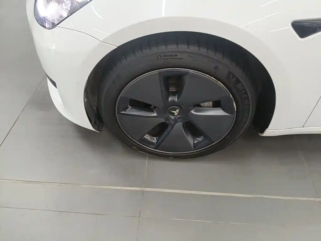 Tesla Model 3 — миниатюра 23