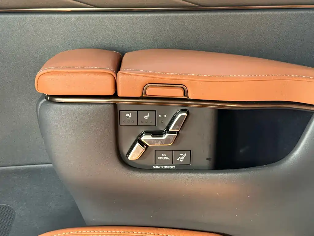 Toyota Vellfire — миниатюра 14