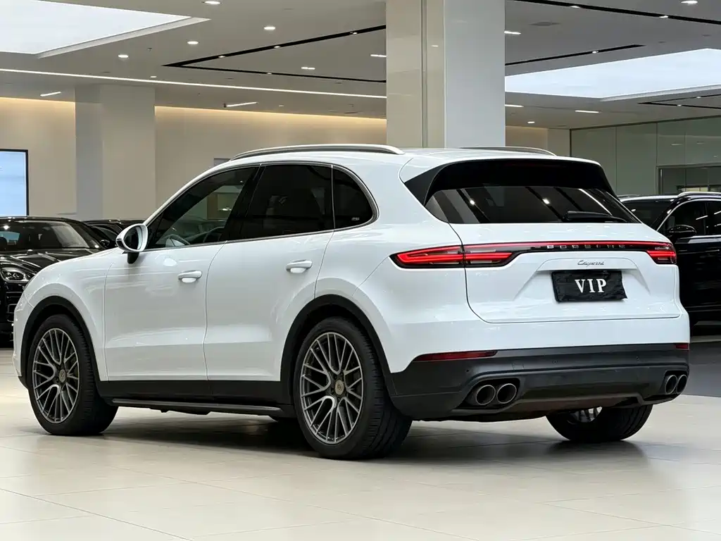 Porsche Cayenne — миниатюра 7