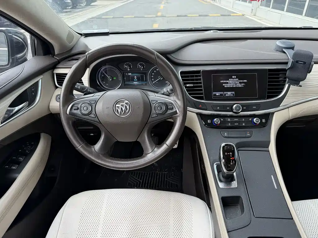 Buick LaCrosse — миниатюра 9