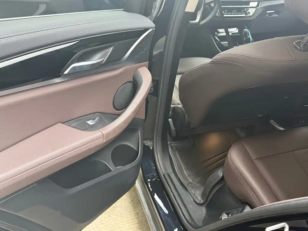 BMW iX3 — миниатюра 4