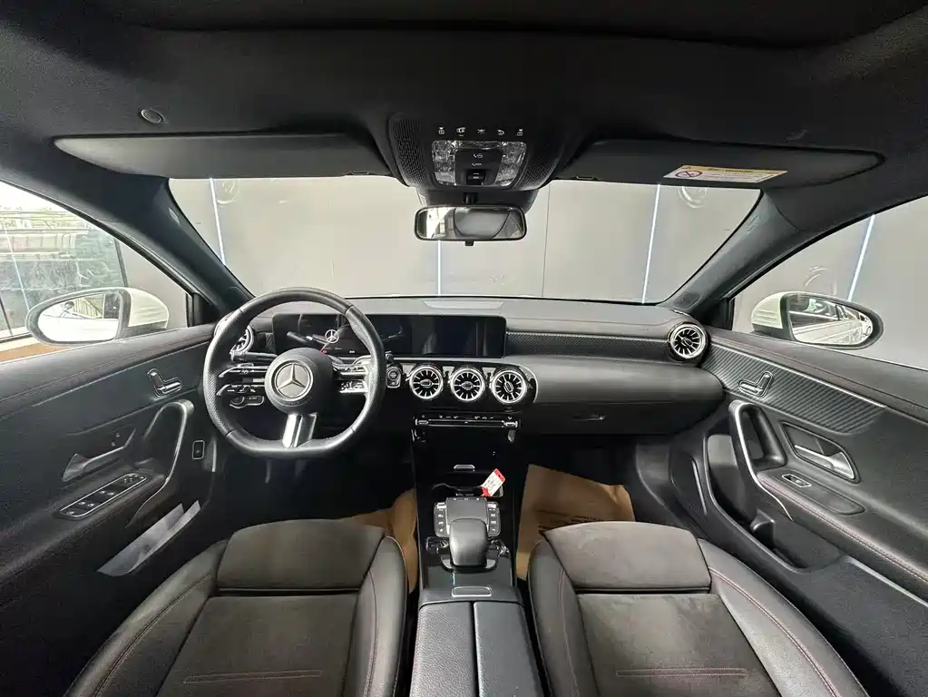 Mercedes-Benz A-Class A 2023 A 200 L Fashion