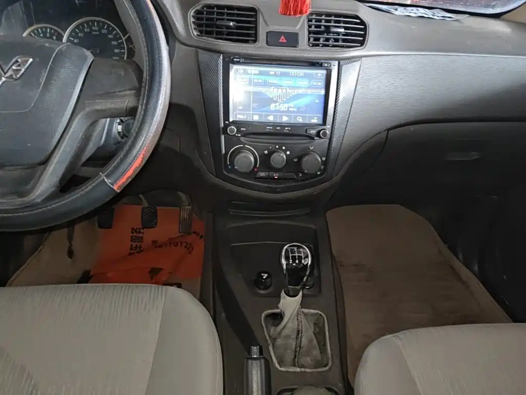 Wuling Hongguang — миниатюра 14