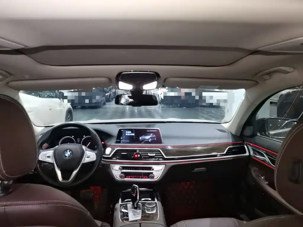 BMW 7 Series — миниатюра 18